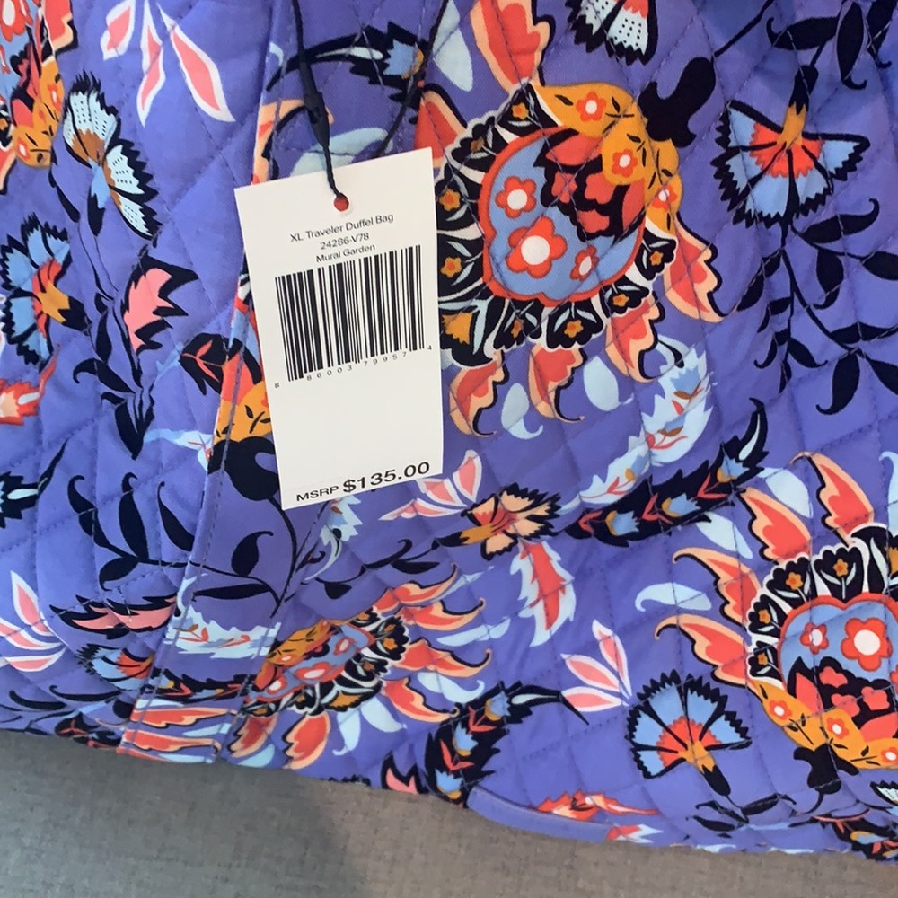 Nwt Vera Bradley xl duffel bag mural garden - Picture 2 of 8